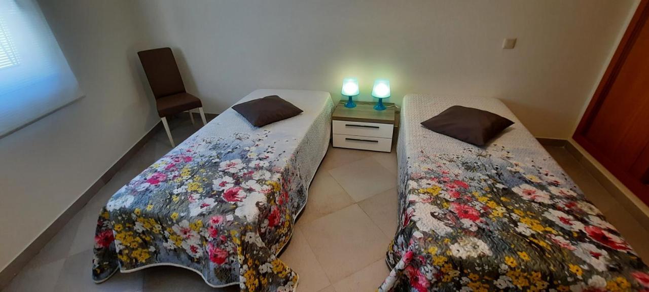 Apartamentos Patio Da Aldeia Armacao de Pera Luaran gambar